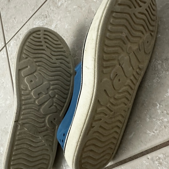 Native Mickey Mouse Miles Shoes. Very good condition. These are J1. - Picture 4 of 4